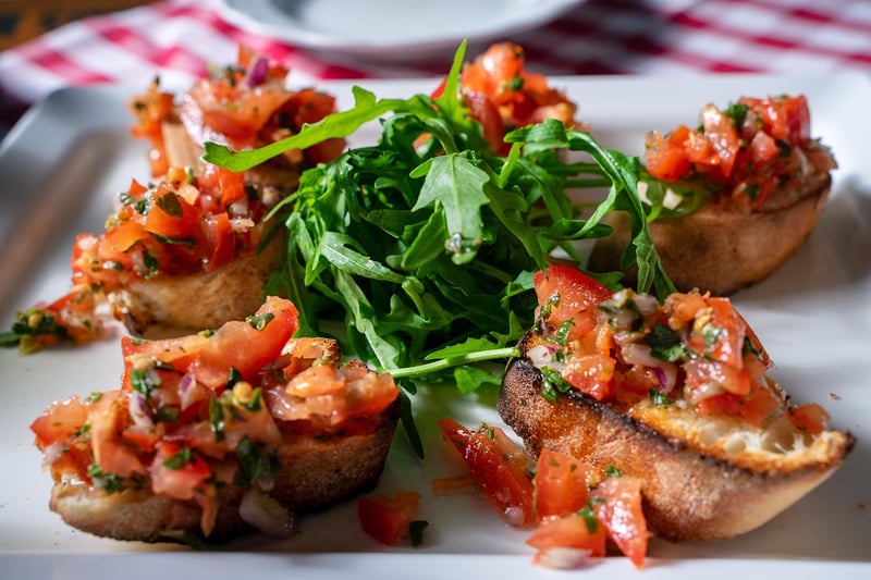 Bruschetta with Fresh Tomatoes and Basil